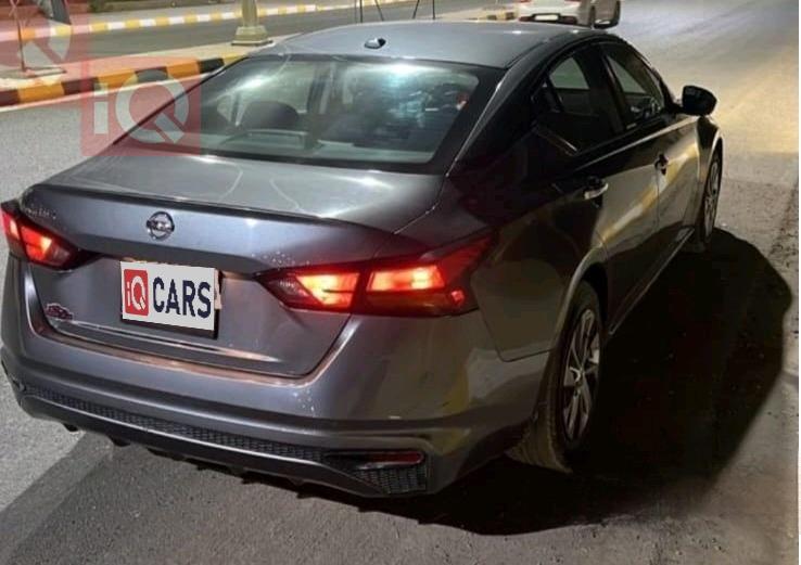 نيسان ألتيما